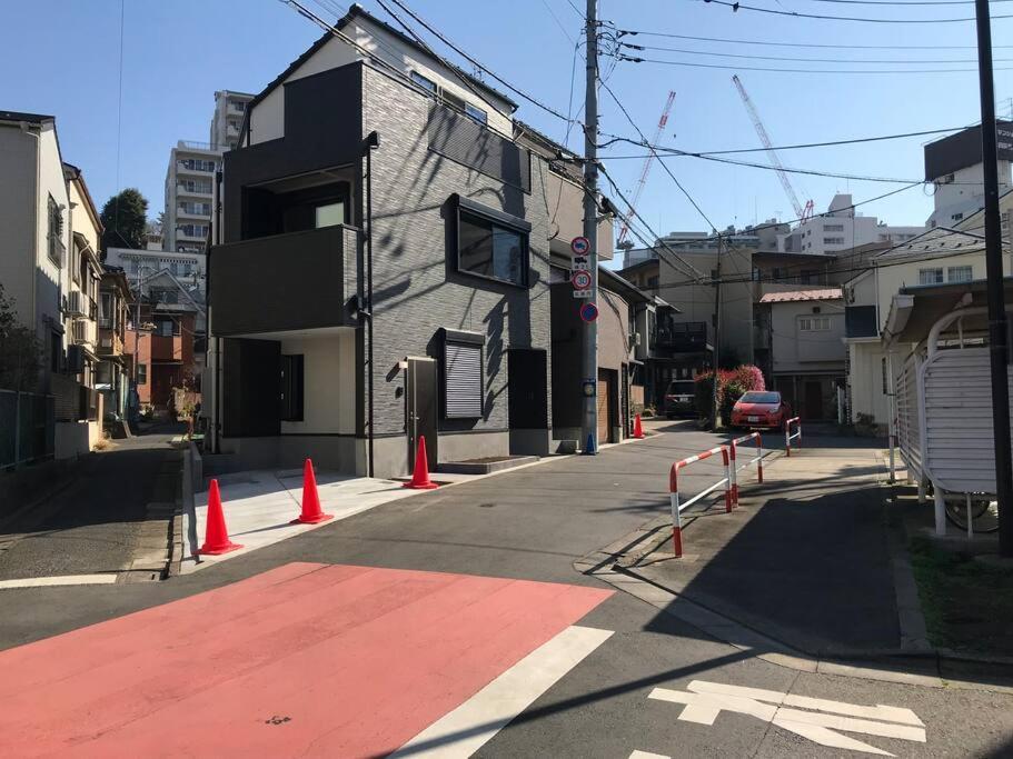 バラ苑目黒 目黒駅徒歩7分　恵比寿徒歩13分　静かな高級住宅　設備充実　花見名所 * Tokyo